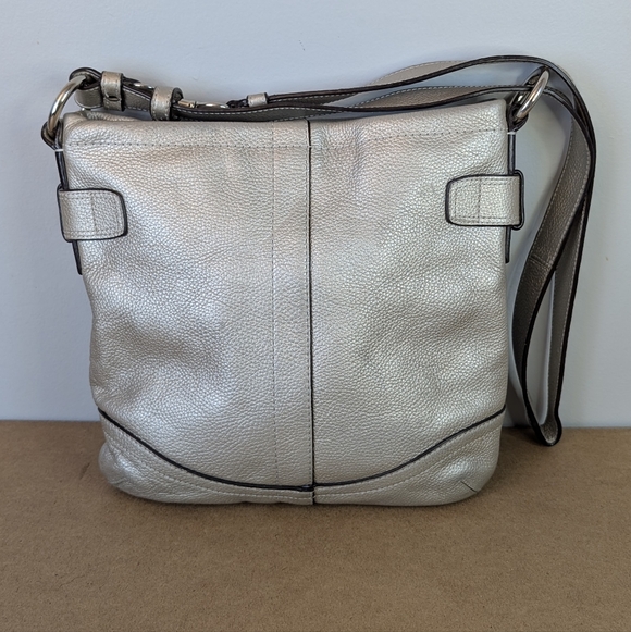 Coach | Chain Duffle #F19722 Crossbody Purse, Silver Toned Leather Bag - Picture 5 of 15
